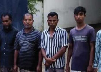 মহেশখালী চ্যানেলে ৪ লাখ ৩০ হাজার পিস ইয়াবাসহ আটক ৫