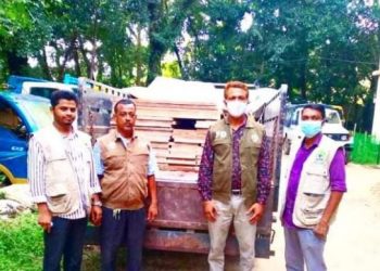 রামু থেকে অবৈধ সেগুন কাঠের দরজা জব্দ
