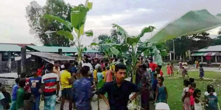 চকরিয়ার কোনাখালীতে চেয়ারম্যানের সমর্থনে কলাগাছ রোপন 1 চকরিয়ার কোনাখালীতে চেয়ারম্যানের সমর্থনে কলাগাছ রোপন