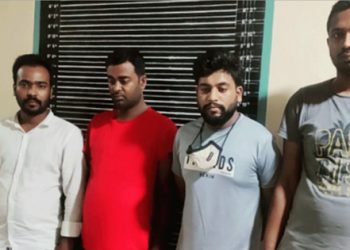 চট্টগ্রামে সাংবাদিক পরিচয়ে ডলার হাতিয়ে নেয়ার অভিযোগে গ্রেফতার ৫