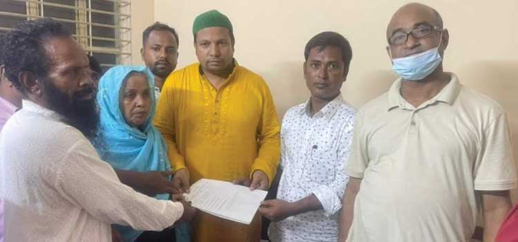 বদরখালী ইউপি নির্বাচনে চেয়ারম্যান প্রার্থী ছেলের জন্য মনোনয়ন ফরম নিলেন মা 1 বদরখালী ইউপি নির্বাচনে চেয়ারম্যান প্রার্থী ছেলের জন্য মনোনয়ন ফরম নিলেন মা