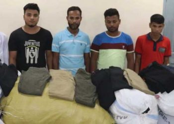 চট্টগ্রামে চোরাই মালামালসহ গ্রেফতার ৫