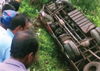 চকরিয়ায় খাদে বাস, আহত-১৫