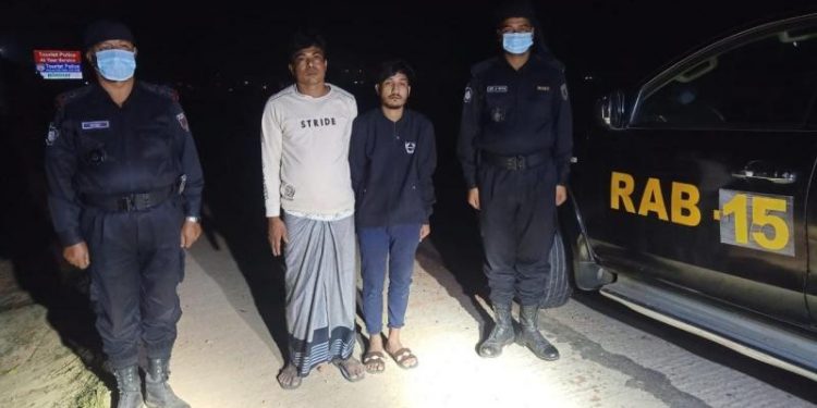 কক্সবাজারে অস্ত্র সহ আটক ২