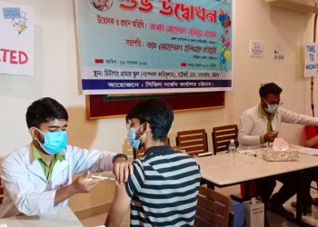 চট্টগ্রামে প্রথমদিনে ২ হাজার শিক্ষার্থী পেলো ফাইজার টিকা
