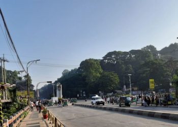 পরিবহন ধর্মঘটের ২য় দিনে চট্টগ্রামে যাত্রীদের ভোগান্তি