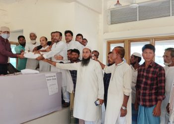 টেকনাফ বাহারছড়া ইউপি নির্বাচনে স্বতন্ত্র প্রার্থীর মনোনয়ন ফরম জমা।