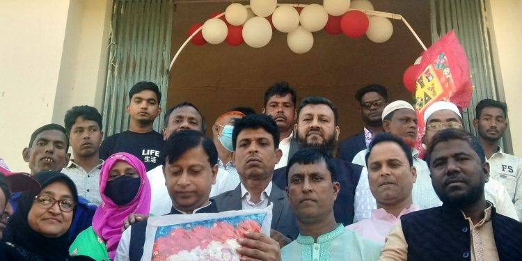 চকরিয়া লক্ষ্যারচরে নবনির্বাচিত চেয়ারম্যান ও মেম্বারদের অভিষেক সম্পন্ন