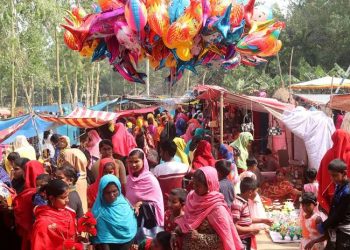 আদিনাথ মেলায় দর্শনার্থীদের উপচে পড়া ভিড়