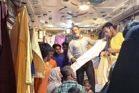 জমে উঠেছে ঈদের বাজার, একই মানের পণ্য বিক্রি হয় ভিন্ন মূল্যে, নকলপণ্যে বাজার সয়লাব