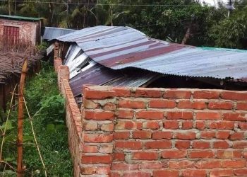 মহেশখালীতে কালবৈশাখীর তান্ডবে ব্যাপক ক্ষয়ক্ষতি,  আহত ৩ শিক্ষার্থী