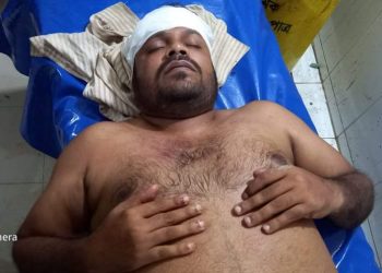 পেকুয়ায় সন্ত্রাসীর গুলিতে বেঁচে যাওয়া আলী আকবরকে এবার কুপিয়েছে