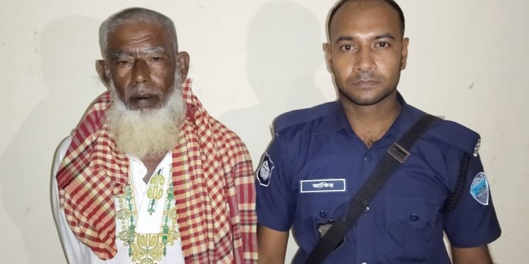 দুইশ টাকা চুরির অভিযোগে নাতিকে মারধরের ভিডিও ভাইরাল, নানা আটক