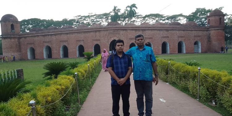 ঐতিহাসিক স্থানে ভ্রমণ