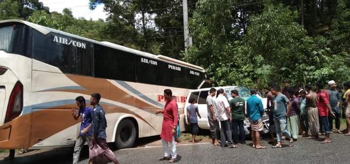চকরিয়ায় পৃথক সড়ক দুর্ঘটনায় হত ২ 1 চকরিয়ায় পৃথক সড়ক দুর্ঘটনায় হত ২
