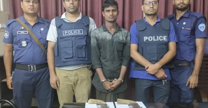 মহেশখালীতে বন্দুক ব্যবসায়ী আটক
