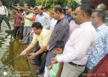 মহেশখালীতে মাছের পোনা অবমুক্তকরণ কর্মসূচীর উদ্বোধন