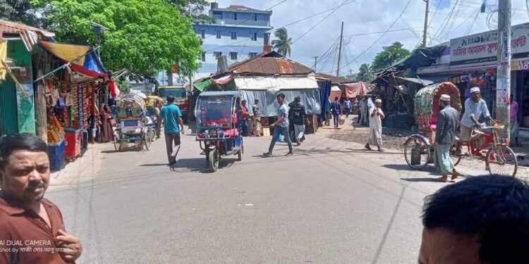 মহেশখালীতে পুলিশের অভিযান, টমটম জব্দ