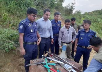 উখিয়ায় সন্ত্রাসীর আস্তানা থেকে   অস্ত্র ও অবৈধ স্থাপনা উচ্ছেদ