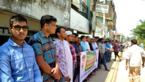 মামলা প্রত্যাহারের দাবীতে লামায় কর্মরত সাংবাদিকদের মানববন্ধন 2 IMG 20220927 WA0009