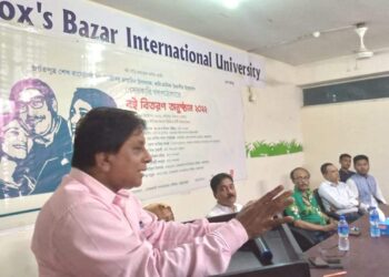 শেখ রাসেলের জন্মদিন উপলক্ষ্যে কবি মানিক বৈরাগী’র বই বিতরণ