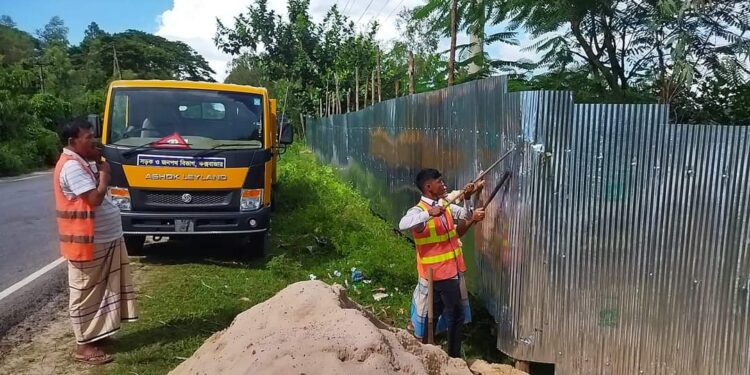 দখলবাজ চক্রের কবল থেকে সড়ক বিভাগের কোটি টাকার জায়গা উদ্ধার