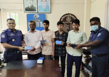 পেকুয়া থানায় একাধিক হারানো মোবাইল উদ্ধার