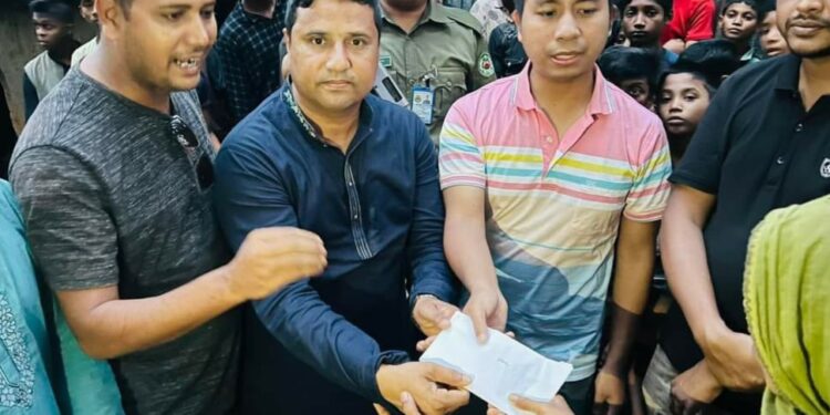 চিত্রাং এর জলোচ্ছ্বাসে চকরিয়ায় তলিয়ে গেছে চিংড়িঘের, গাছ চাপায় আহত ২
