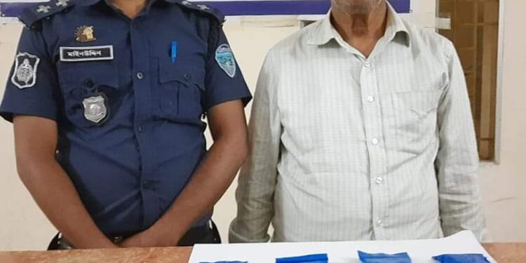 চকরিয়ায় বাসে তল্লাশি,  ৮০০ ইয়াবাসহ গ্রেফতার ১