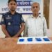 চকরিয়ায় বাসে তল্লাশি, ৮০০ ইয়াবাসহ গ্রেফতার ১ 2 চকরিয়ায় বাসে তল্লাশি, ৮০০ ইয়াবাসহ গ্রেফতার ১