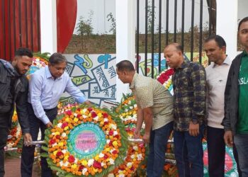 সম্প্রীতি বাংলাদেশ কক্সবাজার জেলা শাখার পক্ষ থেকে শহীদ মিনারে পুষ্পমাল্য অর্পণ