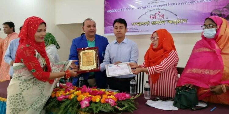 চকরিয়ায় জয়িতা ২২ পুরস্কার পেলেন জিনিয়া মুছা