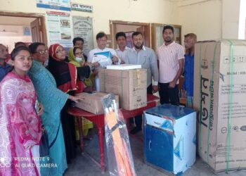 চকরিয়ায় ইউনিয়ন স্বাস্থ্য ও পরিবার কল্যাণকেন্দ্রে চিকিৎসা উপকরণ বিতরণ