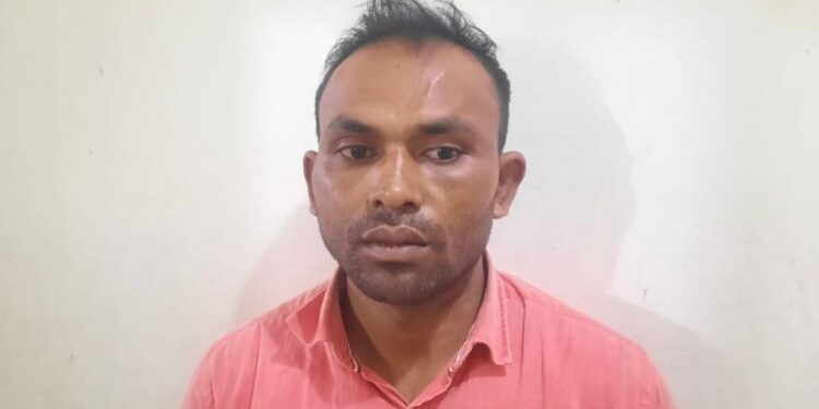 টেকনাফে পুলিশকে হামলা করে আসামি ছিনতাই চেষ্টা : গ্রেফতার-৩ 1 টেকনাফে পুলিশকে হামলা করে আসামি ছিনতাই চেষ্টা : গ্রেফতার-৩