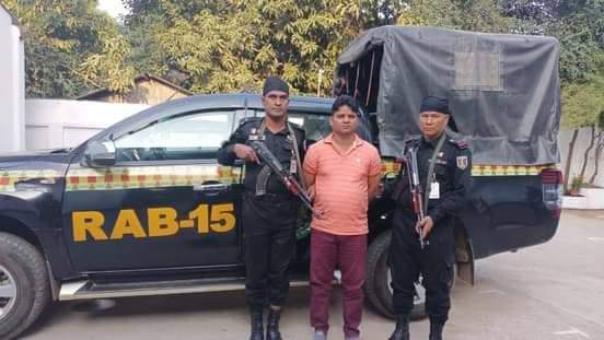 চকরিয়ায় দুইটি দেশীয় আগ্নেয়াস্ত্র ও কার্তুজসহ একজন আটক 1 চকরিয়ায় দুইটি দেশীয় আগ্নেয়াস্ত্র ও কার্তুজসহ একজন আটক