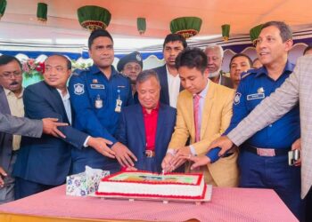 বড়দিন উপলক্ষে মালুমঘাট খ্রীষ্ঠানপল্লীতে উৎসবের আমেজ