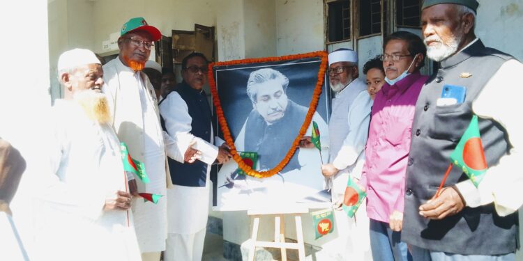নানা আনুষ্ঠানিকতায় কক্সবাজার জেলা সদর হানাদার মুক্ত দিবস উদযাপন