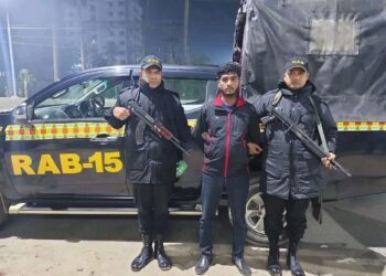 কক্সবাজারে অস্ত্র ও গুলিসহ যুবক আটক