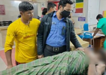 শরীরে আঘাত নিয়ে  সমুদ্র সৈকতে ভেসে এলো এক ব্যক্তি