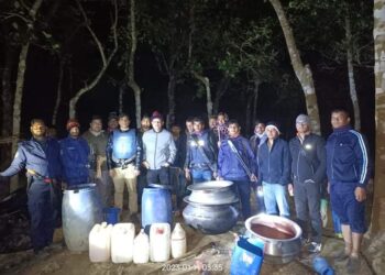 মহেশখালী মদ ও অস্ত্রসহ আটক চার