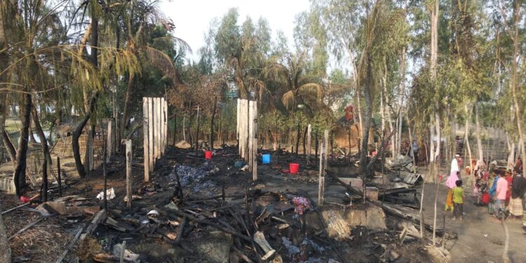 পেকুয়ায় বৈদ্যুতিক শর্টসার্কিটের আগুনে বসতঘর পুড়ে ছাই