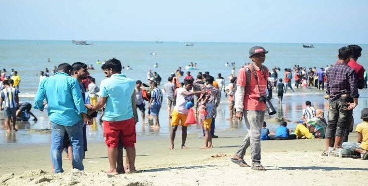 বিদেশি পর্যটক বাড়াতে নানা উদ্যেগ; জমজমাট কক্সবাজার 1 বিদেশি পর্যটক বাড়াতে নানা উদ্যেগ; জমজমাট কক্সবাজার