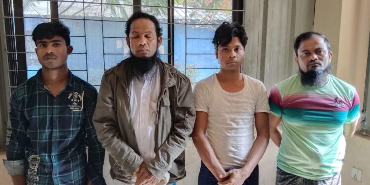 কক্সবাজারে আরসা কমান্ডার সহ পাঁচ জন আটক