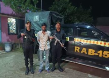টেকনাফে ৭০ হাজার ইয়াবাসহ মাদক ব্যবসায়ী আটক