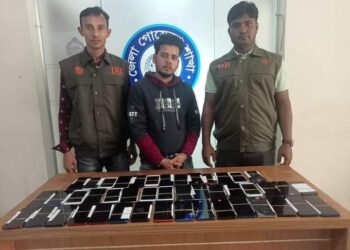 ডিবি’র অভিযানে মোবাইল চোর চক্রের ১ সদস্য আটক, মোবাইল উদ্ধার