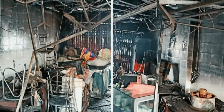 চকরিয়ায় তিনটি দোকান পুড়ে ছাই, কোটি টাকার ক্ষয়ক্ষতি 1 চকরিয়ায় তিনটি দোকান পুড়ে ছাই, কোটি টাকার ক্ষয়ক্ষতি