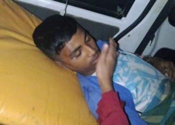 চকরিয়ায় বাসের ধাক্কায় দুই শিক্ষার্থী আহত