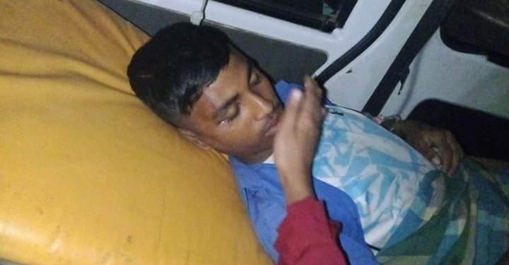 চকরিয়ায় বাসের ধাক্কায় দুই শিক্ষার্থী আহত 1 চকরিয়ায় বাসের ধাক্কায় দুই শিক্ষার্থী আহত