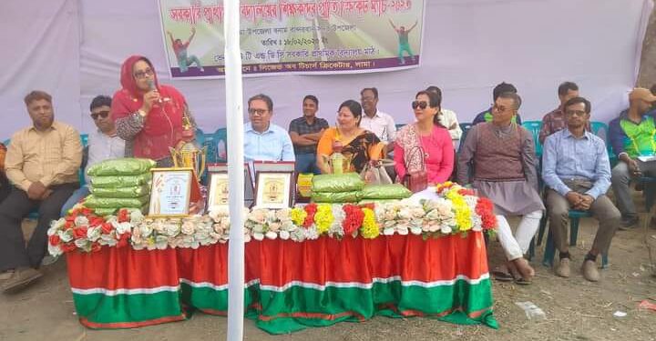 বান্দরবানে জেলা প্রশাসক গোল্ডকাপ ফুটবল টুর্নামেন্ট এর ১ম সেমিফাইনাল খেলা অনুষ্ঠিত