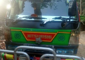 চকরিয়ায় পাগলিরবিলের বনাঞ্চল  থেকে বালু ভর্তি ট্রাকসহ আটক ২